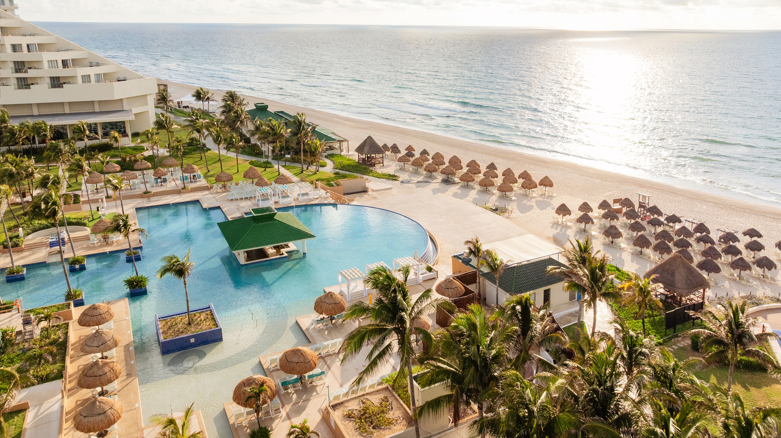 Iberostar in Cancun: two ways to experience the Caribbean from the Hotel Zone